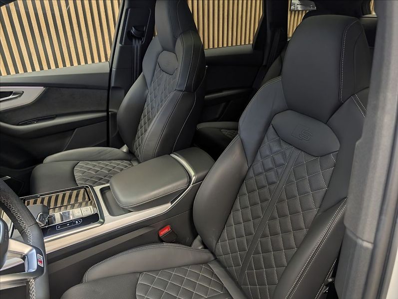 Audi Q7 3.0 TDI 50 s Line - fotka 16 z 35