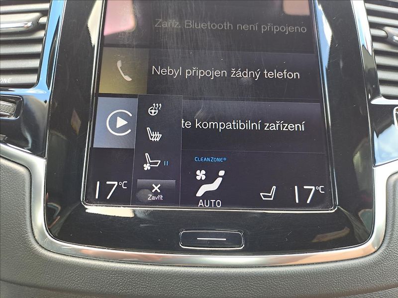 Volvo XC90 2,0 D5 AWD FIRST EDITION - fotka 19 z 24