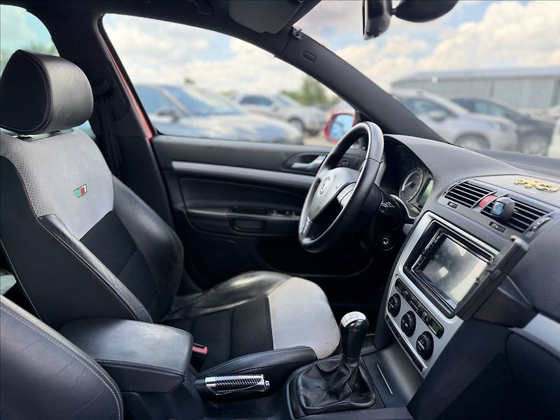 Škoda Octavia 2,0 TDI RS 125kW - fotka 22 z 23