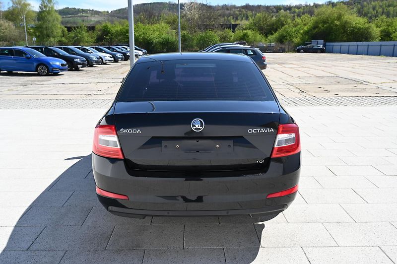 Škoda Octavia 1.6TDI 77KW Ambition rezervace - fotka 8 z 49