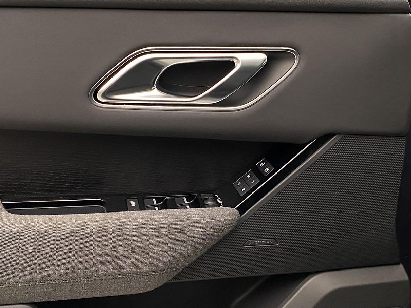 Land Rover Range Rover Velar P400e DYNAMIC HSE REZERVACE - fotka 26 z 47