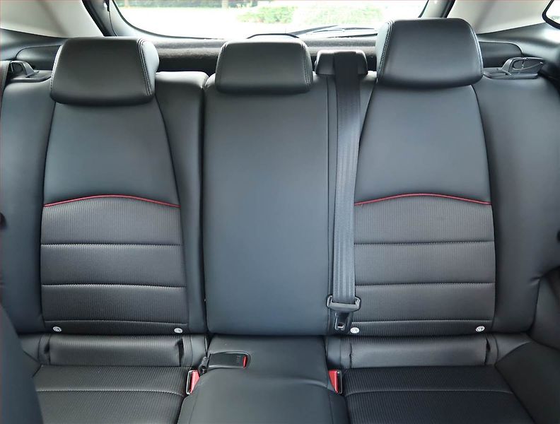 Mazda CX-3 (2015) 2.0 Skyactiv-G, 4X4 - fotka 10 z 18