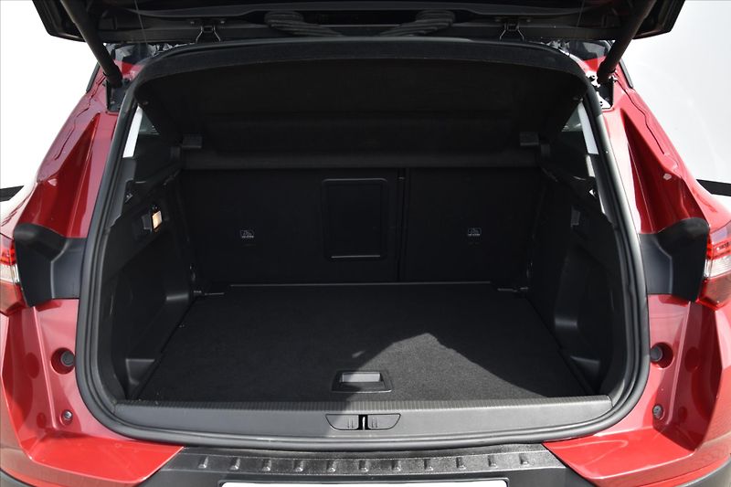 Opel Grandland X 1.5 CDTi 96kW ULTIMATE - fotka 12 z 29