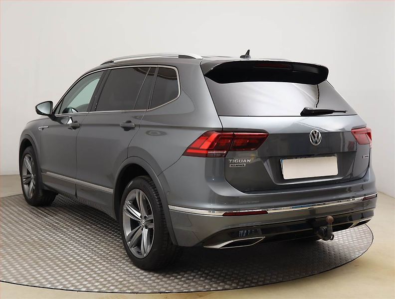 Volkswagen Tiguan Allspace (2020) R-Line 2.0 TDI - fotka 4 z 25