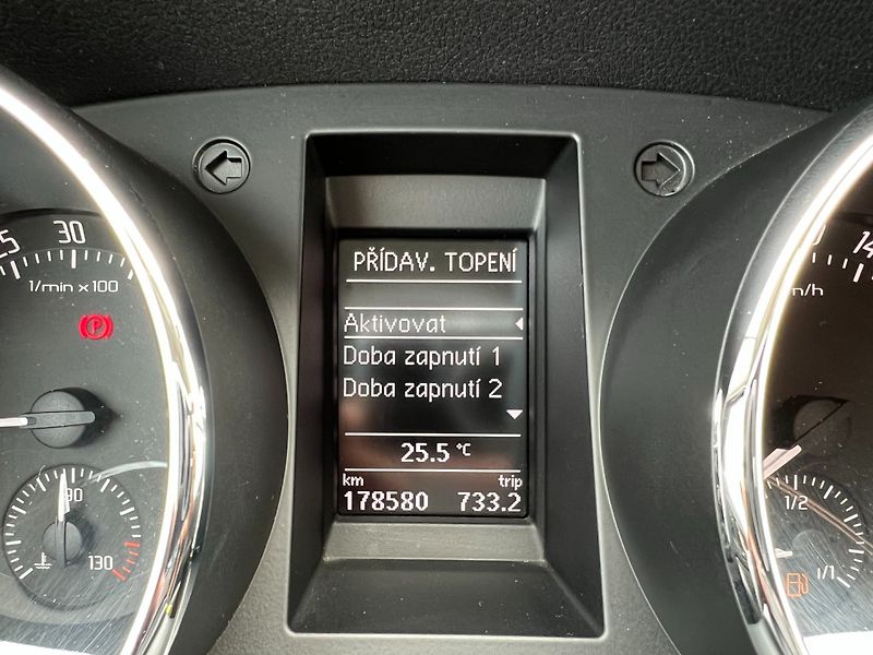 Škoda Yeti (2016) 2.0TDi 110kW 4x4! tažné! Apps! - fotka 24 z 39