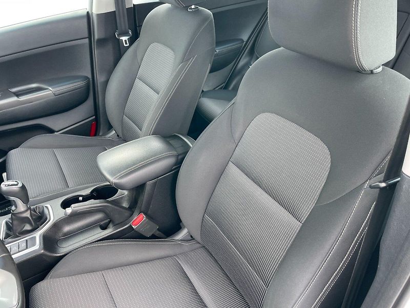 Kia Sportage (2019) 1.6GDi Exclusive! ČR+1.maj.! - fotka 16 z 35