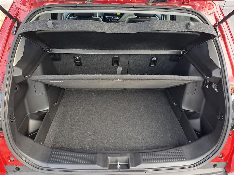 Suzuki S-Cross (2026) 1,4 Elegance AllGrip MY25* - fotka 20 z 21