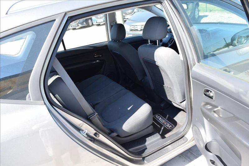 Kia Carens 1,6 CRDI 85KW NÍZKÉ KM VÝHŘEV - fotka 20 z 51