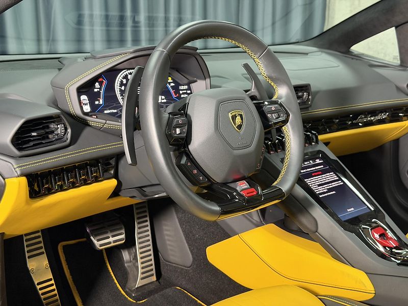 Lamborghini Huracán (2024) EVO SPYDER LIFT VIOLA PASIFAE - fotka 20 z 35