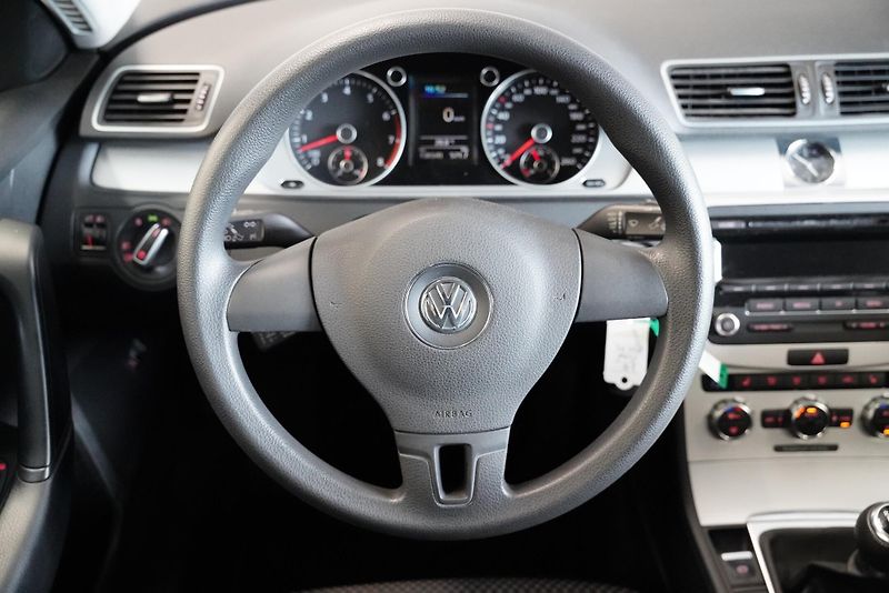 Volkswagen Passat - fotka 16 z 24
