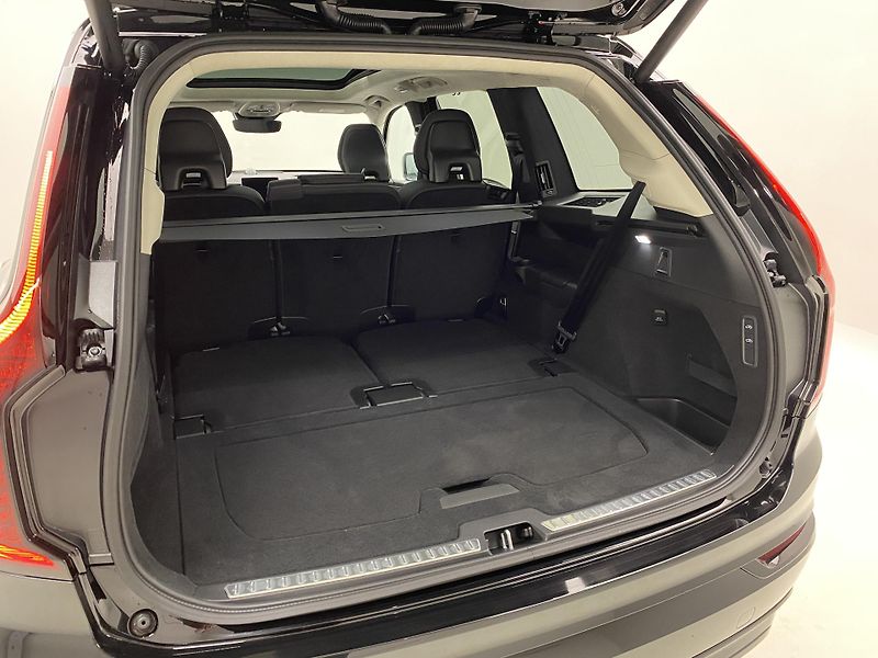 Volvo XC90 (2026) T8 AWD Plug-in DARK ULTRA - fotka 5 z 75