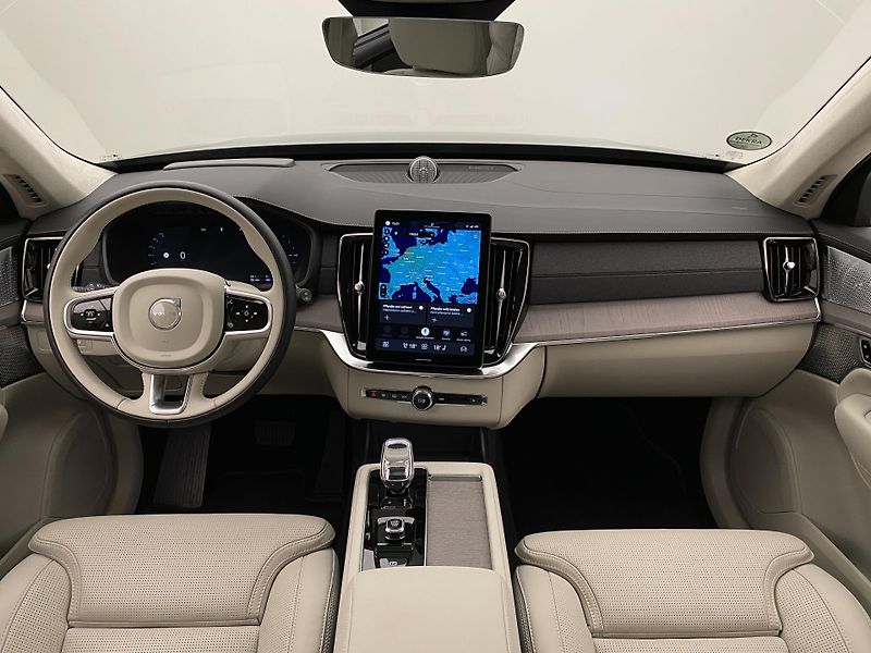 Volvo XC90 T8 AWD RECHARGE ULTRA BRIGHT - fotka 2 z 72