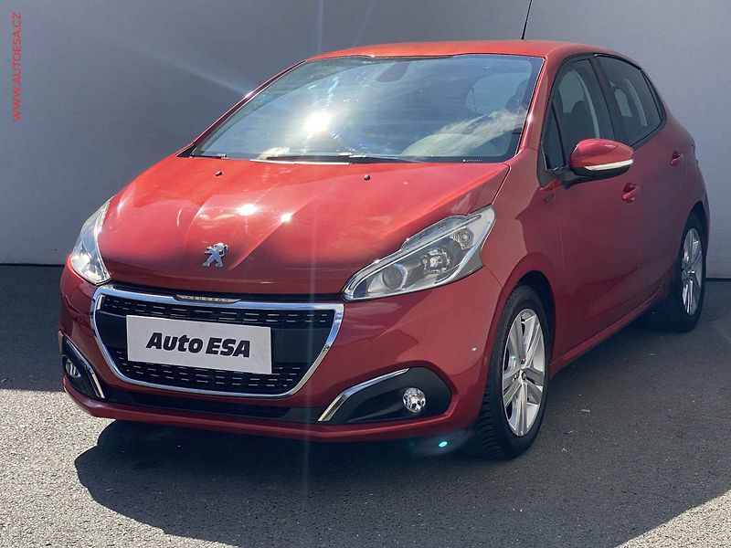 Peugeot 208 (2019) 1.2PT, Signature, AC, park - fotka 3 z 18