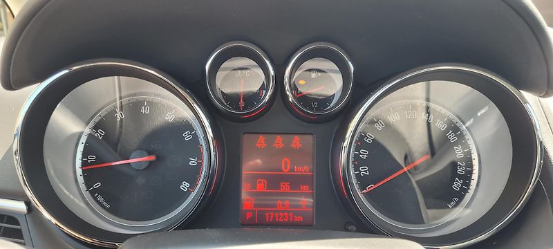 Opel Zafira (2015) 1,4i 103kW benzín Automat - fotka 22 z 33
