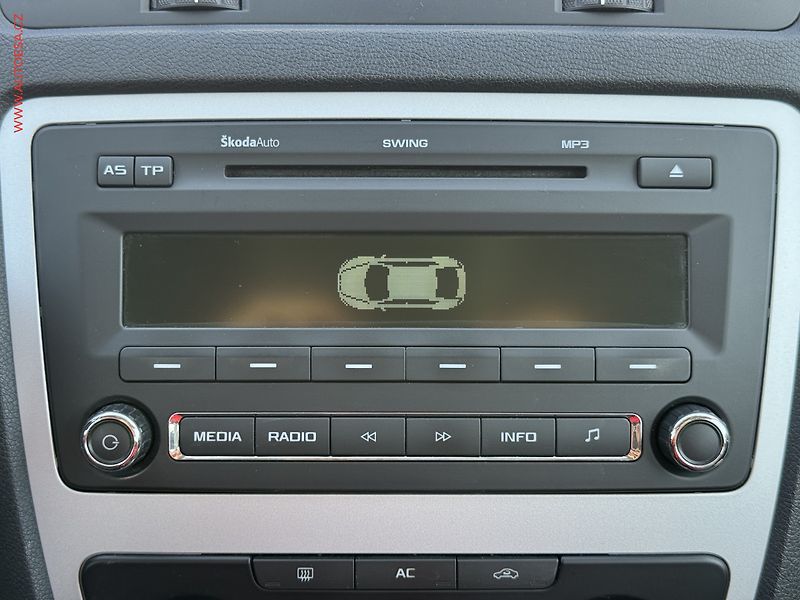 Škoda Octavia (2011) 1.2TSi, 1.maj,ČR, Ambiente - fotka 13 z 15
