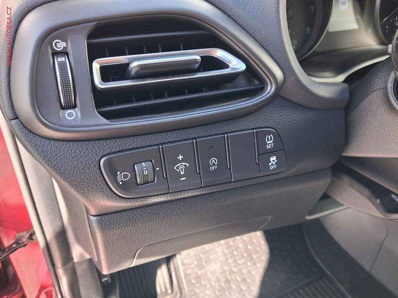 Hyundai i30 (2021) 1.5 T-GDi, 1.maj,ČR, Smart - fotka 14 z 17