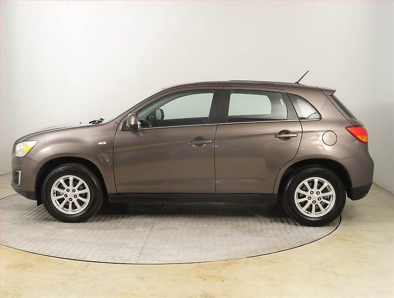 Mitsubishi ASX (2015) 1.8 DI-D MIVEC, 4X4 - fotka 3 z 18