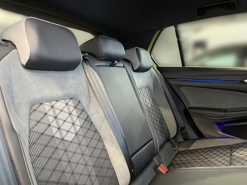 Volkswagen Golf 1,5 TSI EVO BMT 110 kW R-Line - fotka 20 z 22