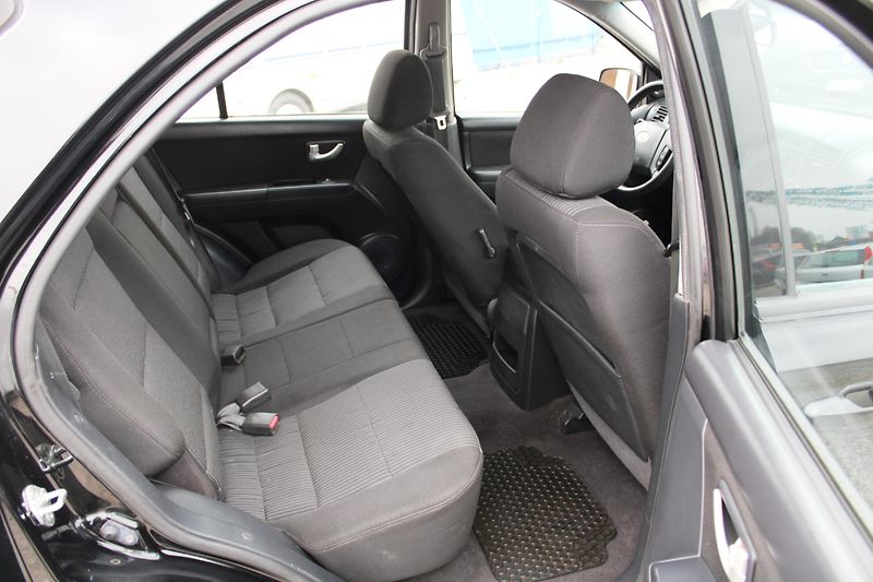 Kia Sorento (2009) 2,5CRD KLIMA 4X4 EL.OKNA  ALU - fotka 12 z 16