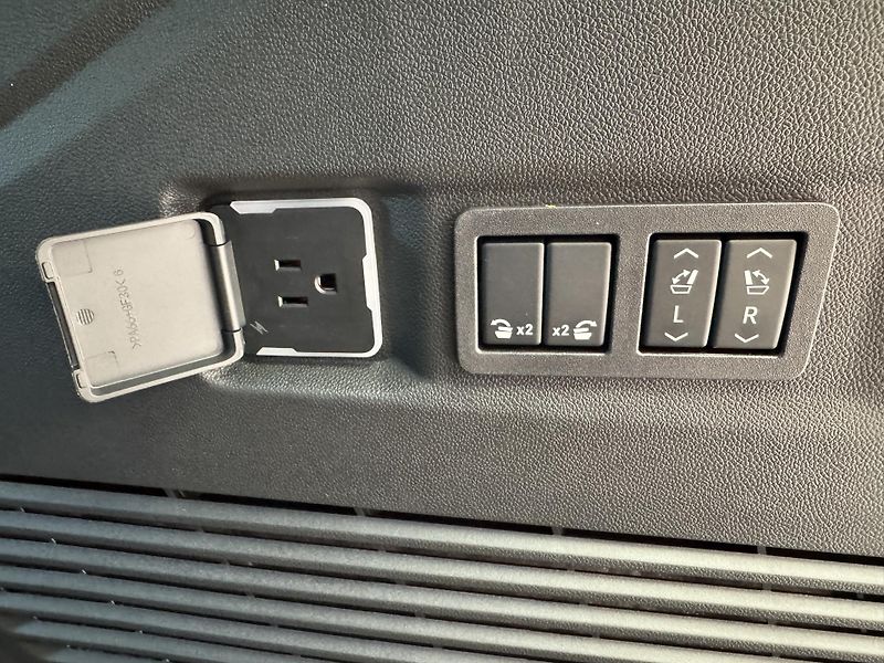 Chevrolet Tahoe RST 6,2 V8 - fotka 26 z 64