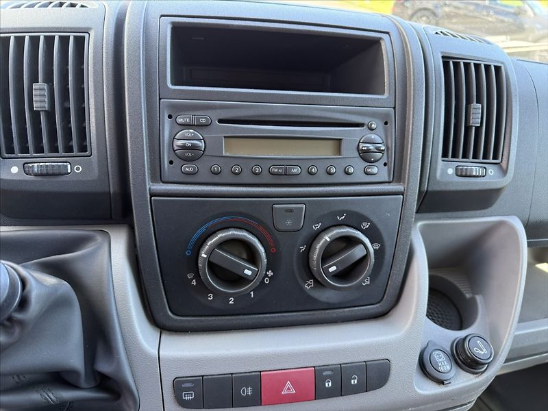 Fiat Ducato 2,2   JTD 69.000KM TAŽNÉ 9 MÍS - fotka 10 z 25