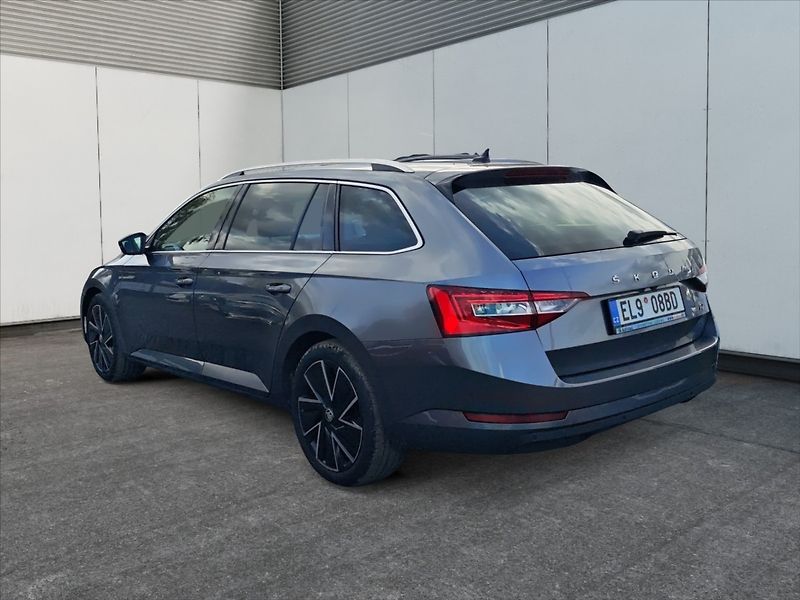 Škoda Superb 1,4 PHEV 160 Style DSG - fotka 5 z 11