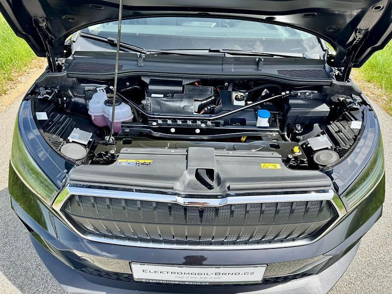 Škoda Enyaq (2022) 82kWh, SOH 92%,KEYLESS - fotka 17 z 19