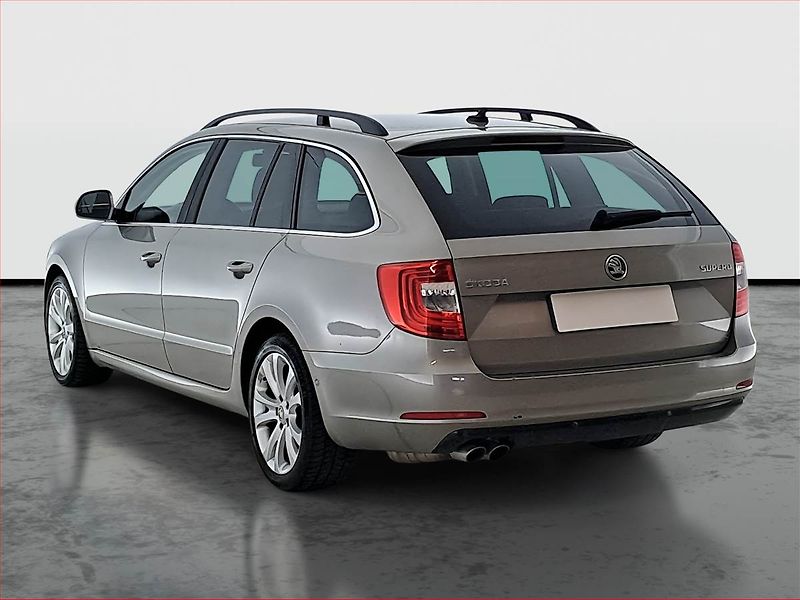 Škoda Superb (2013) Ambition 2.0 TDI, Automat - fotka 4 z 20