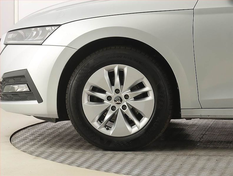 Škoda Octavia (2023) Ambition 2.0 TDI, ČR,1.maj - fotka 14 z 24