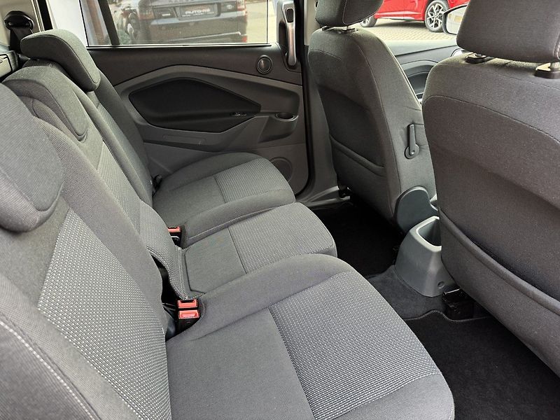Ford Grand C-MAX (2011) 1.6i Ti-VCT Klima Winter Paket - fotka 17 z 49