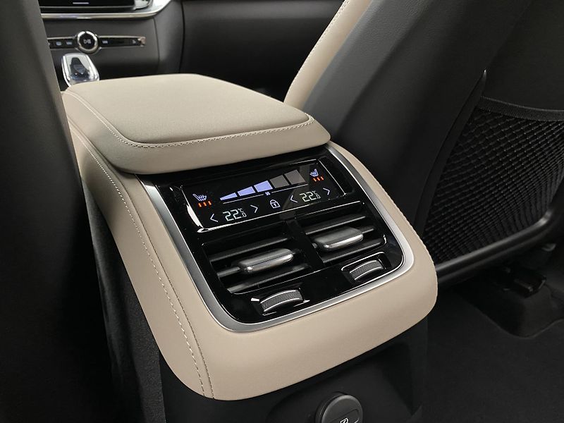 Volvo XC90 (2026) T8 AWD Plug-in BRIGHT PLUS 7m - fotka 70 z 71