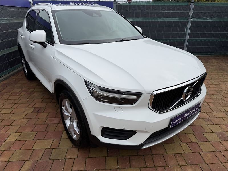 Volvo XC40 1.5 T3 Momentum/Panorama - fotka 3 z 29