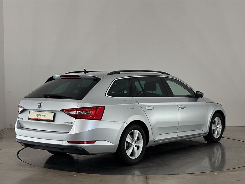 Škoda Superb Ambition - fotka 2 z 27