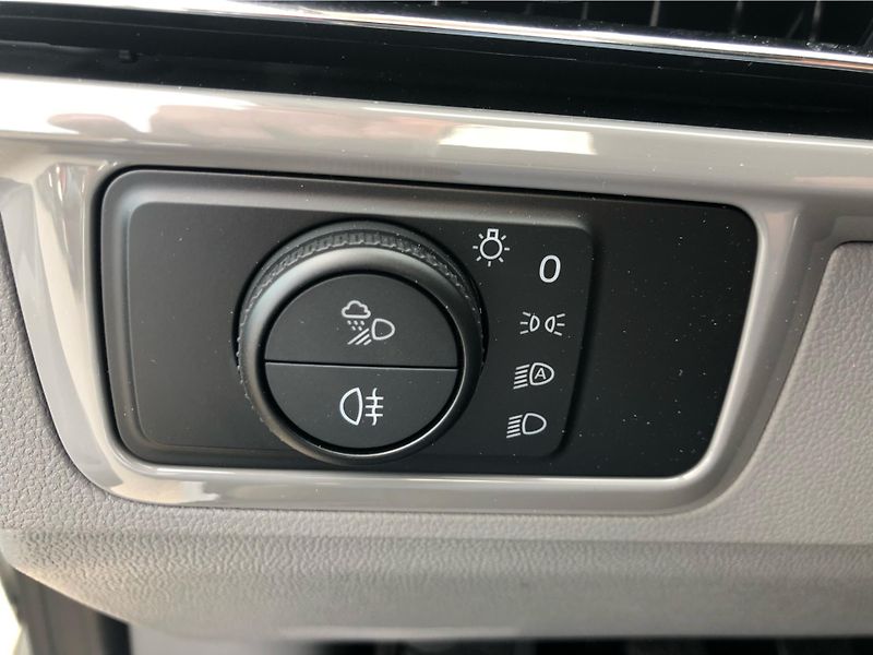 Volkswagen Caravelle (2025) Style 2.0 TDI DR - fotka 17 z 28