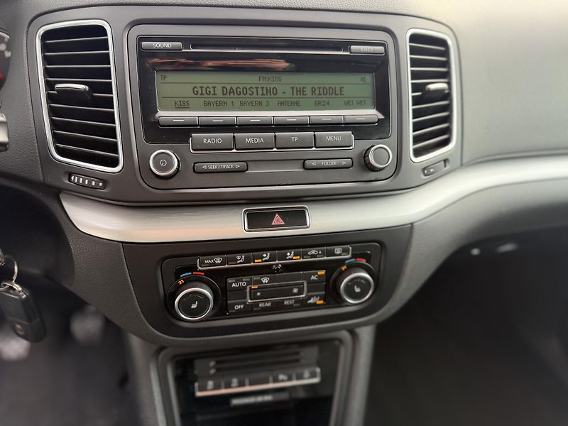 Volkswagen Sharan 2.0 TDi, 103kw, tažné  - fotka 12 z 21