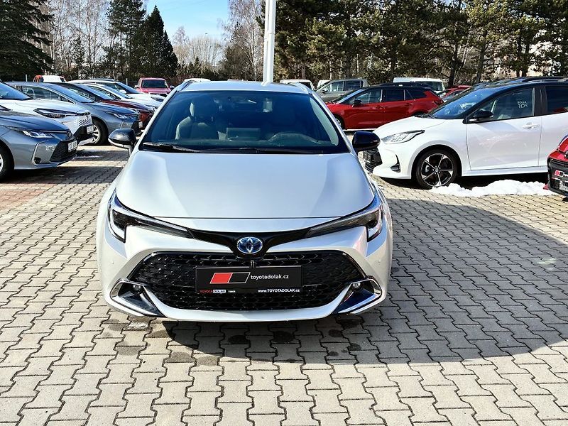 Toyota Corolla 1.8 Hybrid Style - fotka 2 z 25