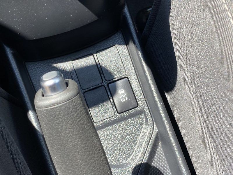 Toyota Yaris 1.5i, ČR, Trend, 2xKola - fotka 27 z 29