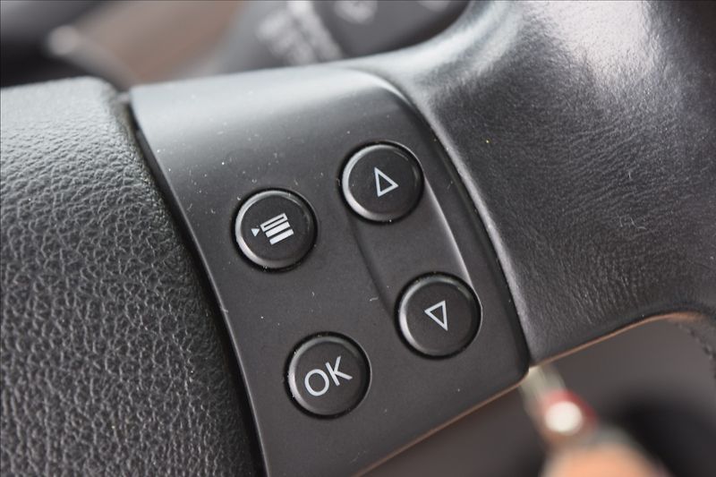 Volkswagen Touran 1,9 TDI 77KW AUTOMAT PO STK - fotka 38 z 46