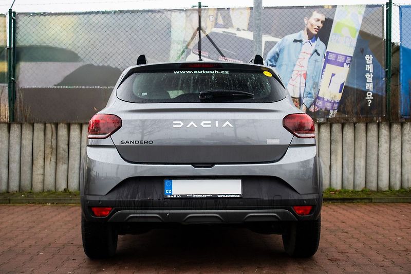 Dacia Sandero - fotka 6 z 19