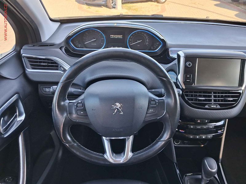 Peugeot 2008 (2016) 1.2 PT, Active, AT, TZ, navi - fotka 11 z 17