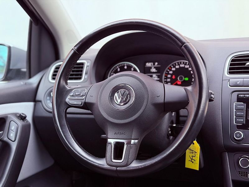 Volkswagen Polo Cross 1.2 TSi DSG, Navi - fotka 18 z 35
