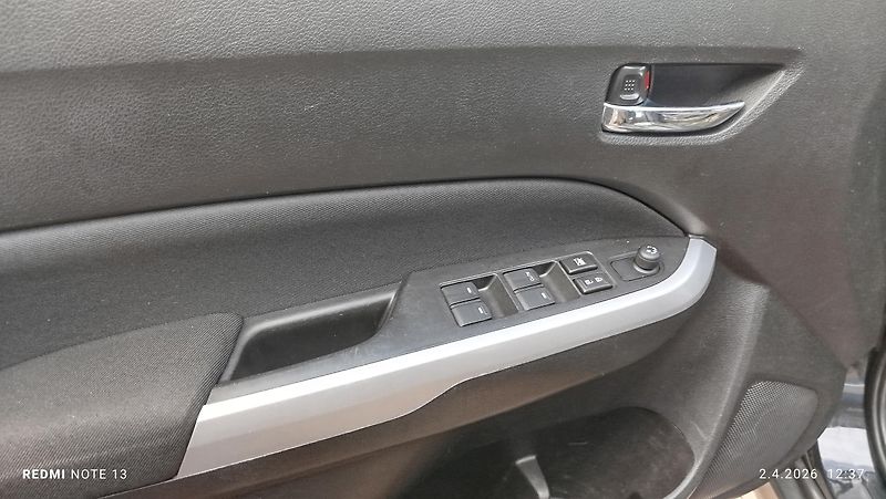 Suzuki Vitara (2015) 1.6 16V   AllGrip - fotka 8 z 23