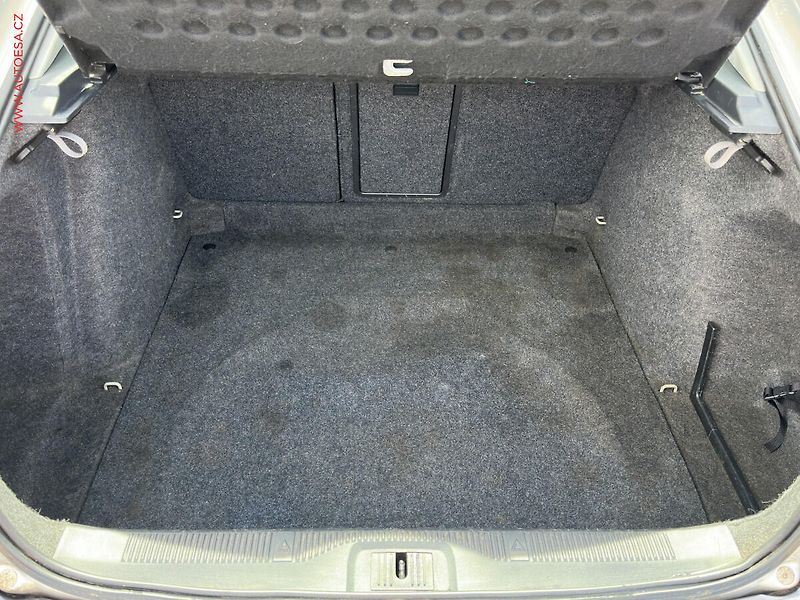 Škoda Octavia (2005) 1.9TDi, ČR, AC, tempo - fotka 7 z 15