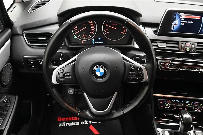 BMW Řada 2 2,0 218d 110 kW Active Záruka - fotka 18 z 31
