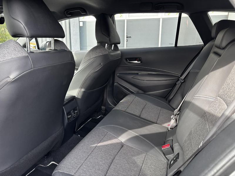 Toyota Corolla (2024)  Touring Sports Style 1.8 - fotka 12 z 13