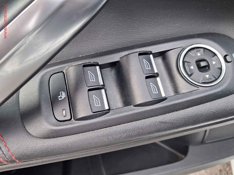 Ford Mondeo (2012) 2.0 TDCi, Titanium S, AT - fotka 16 z 20