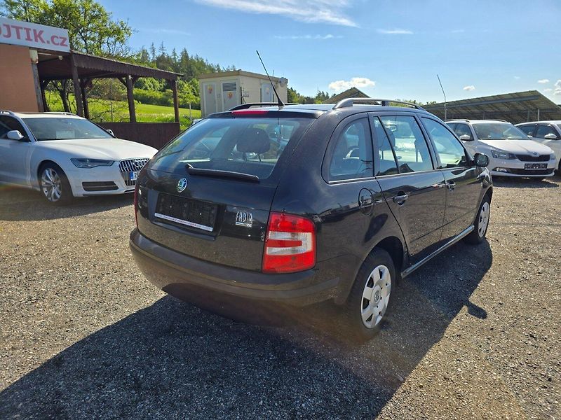 Škoda Fabia (2007) 1.4 MPi 59 KW Ambiente - fotka 7 z 23