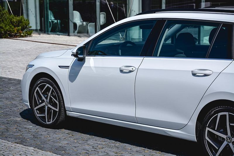 Volkswagen Golf Variant (2022) Style 1,5 eTSI 7DSG mHEV - fotka 23 z 40