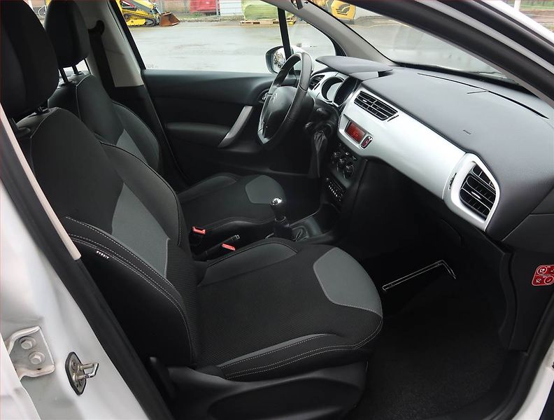 Citroën C3 (2012) 1.4 i, nová STK, jezdí výborně - fotka 9 z 16