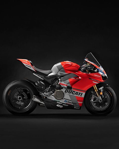 Ducati Panigale V4 S (2018) CORSE ex Jorge Lorenzo - fotka 28 z 39